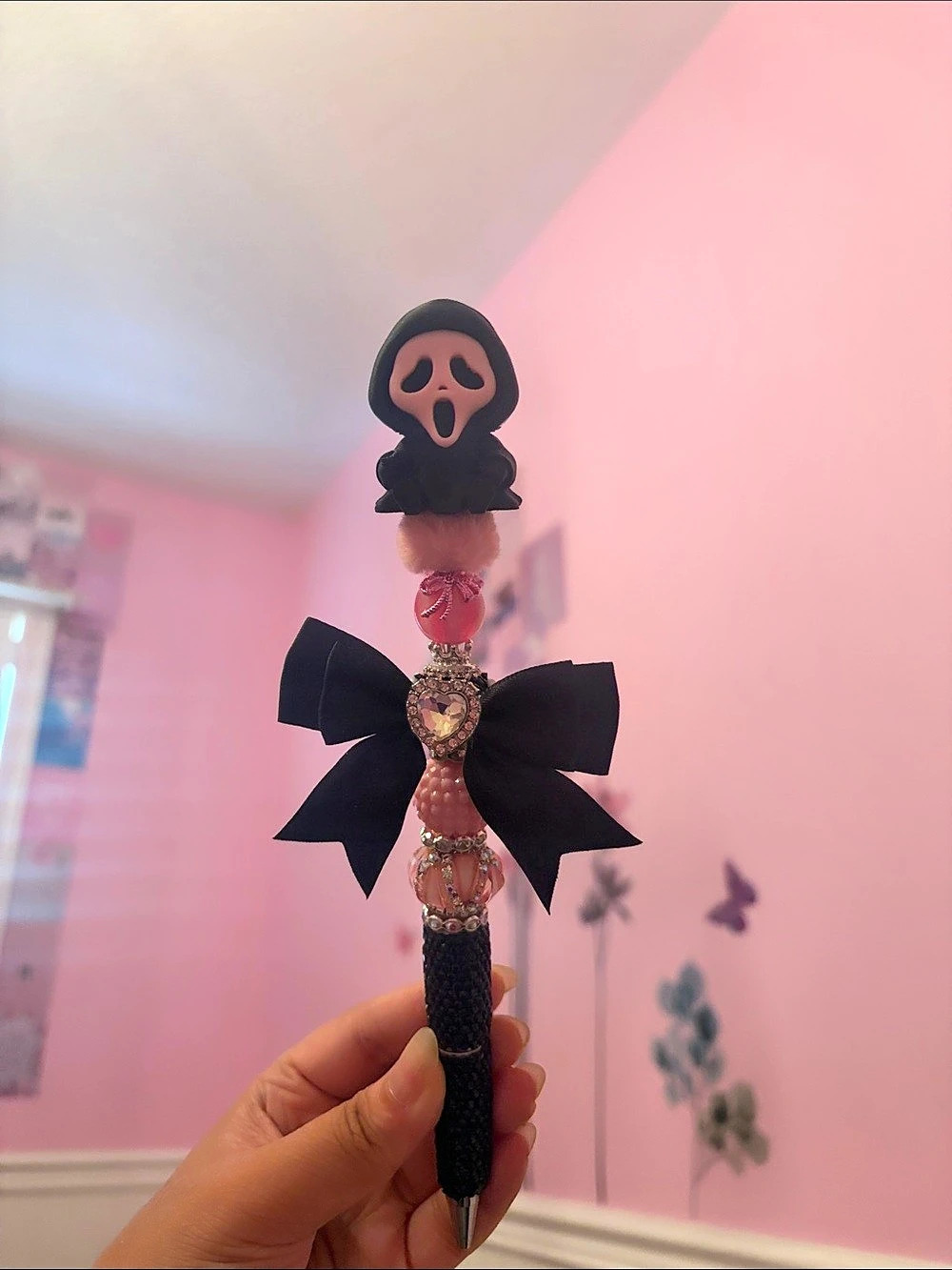 Ghost face Black & Pink Pen